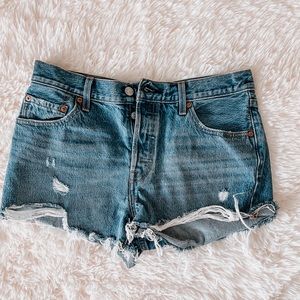 Levi’s 501 high rise jean shorts ✨